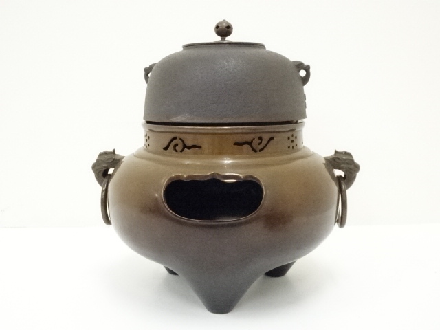 道具 ] - 道具 寛斎造 唐銅鬼面風炉（佐藤清光釜添）（電熱器・前瓦